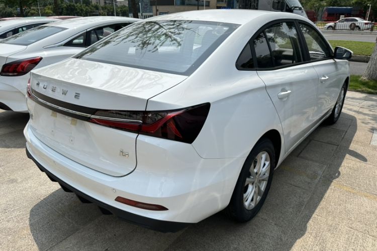 Used Roewe i5 2023 1.5L Manual Comfort Edition
