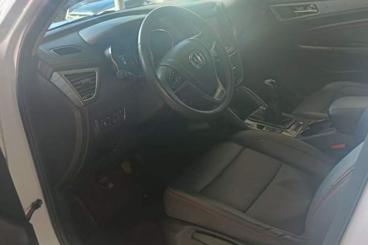 Used Changan CS75 2017 Shangku Edition 1.5T Manual ZhiXiang Model
