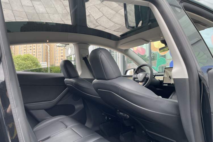 Used Tesla Model Y 2022 Rear-Wheel-Drive Version
