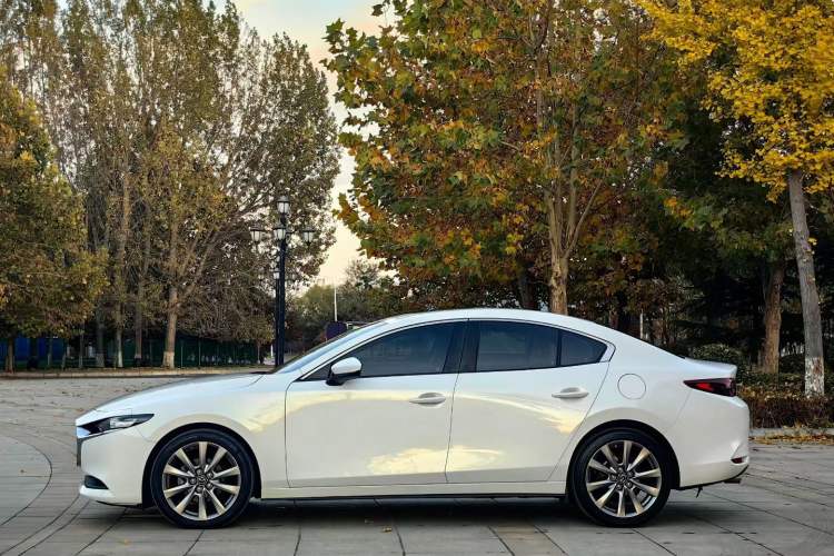 Used Mazda Mazda 3 Axela 2020 2.0L Automatic ZhiShang Edition

