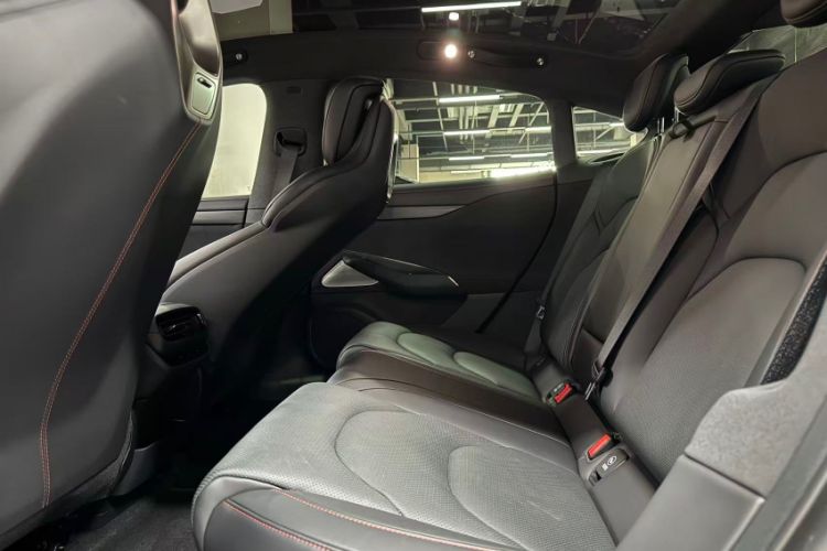 Used  SU7 2024 Rear-Drive Ultra-Long Range Advanced Pro-Level Intelligent Driving Version