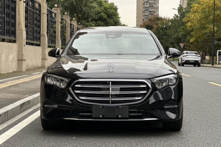 Used Mercedes-Benz E-Class 2025-Year Facelift E 260 L
