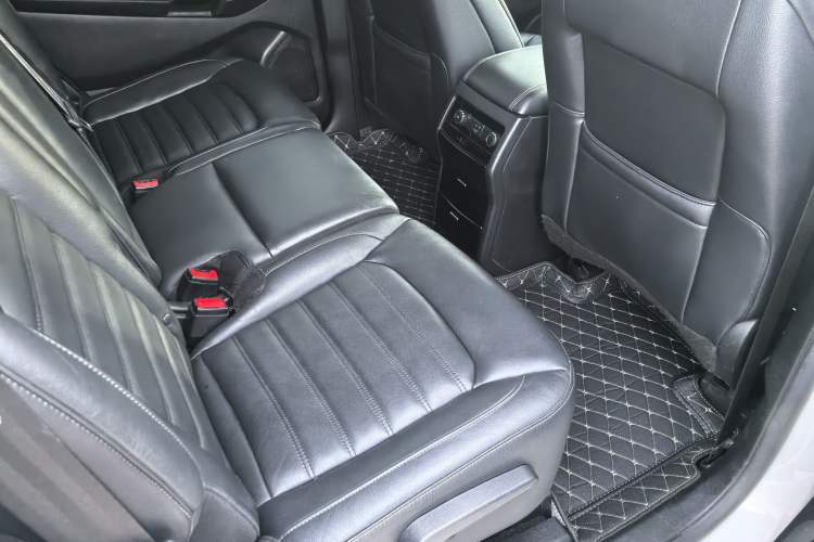 Used Ford Edge 2018 EcoBoost 245 Two-Wheel-Drive Titanium 7-Seater China V Standard