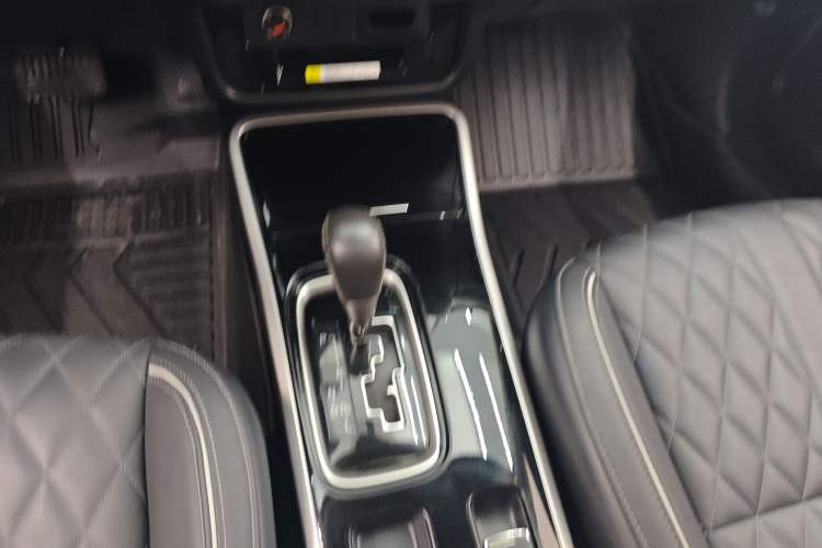 Used Mitsubishi Outlander 2020 2.0L Two-Wheel Drive Comfort Edition 7-Seater
