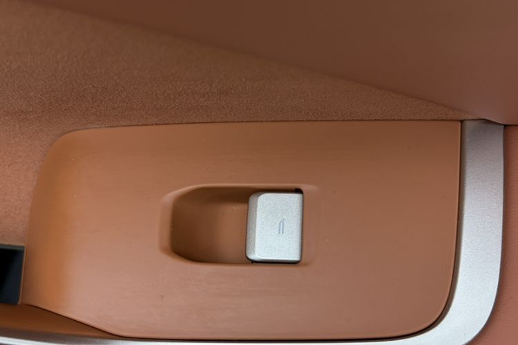 Used ONVO L60 2024 60 kWh Rear-Drive Version
