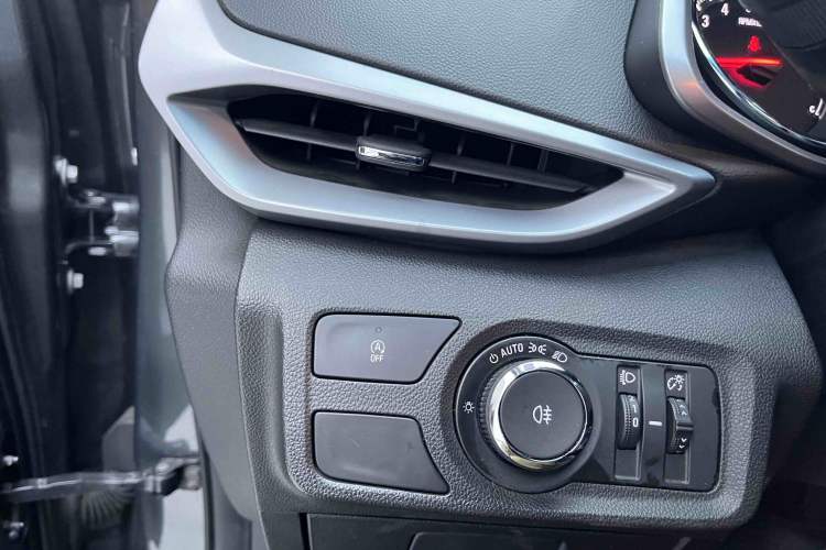 Used Chevrolet Orlando 2019 Redline 530T Automatic Enjoyment Version (5+2 Seating) China VI
