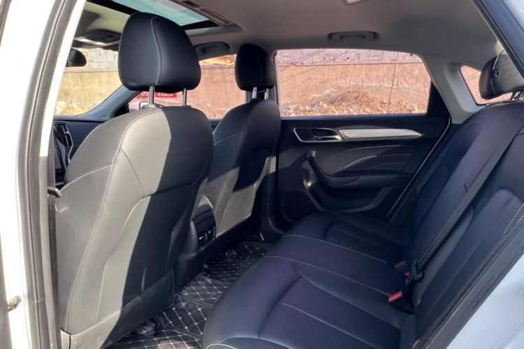 Used Roewe i6 New Energy 2017 45T Hybrid Connect & Smart Enjoyment Edition
