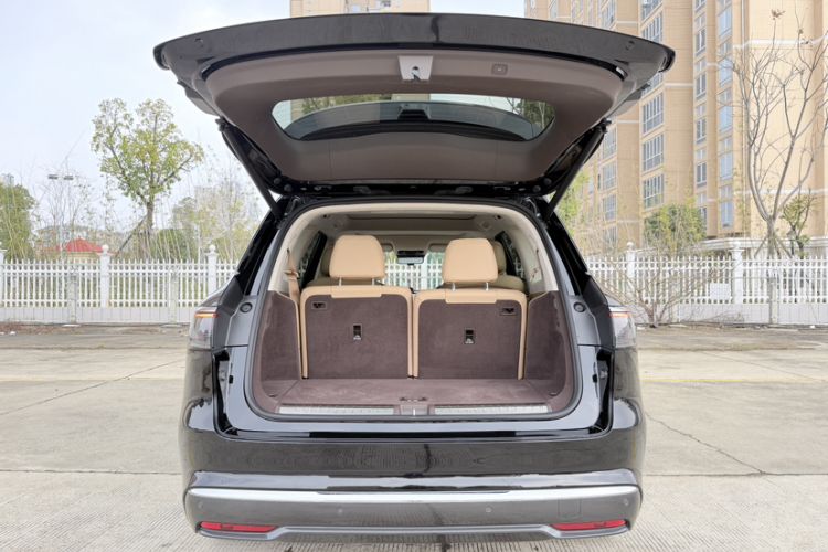 Used Hima AITO M8 2025 Extended-Range Ultra Version 53.4 kWh 6-Seater Edition
