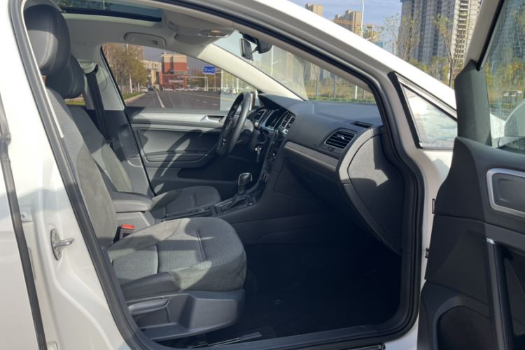 Used Volkswagen Golf 2019 280TSI DSG Comfort Version China VI Standard
