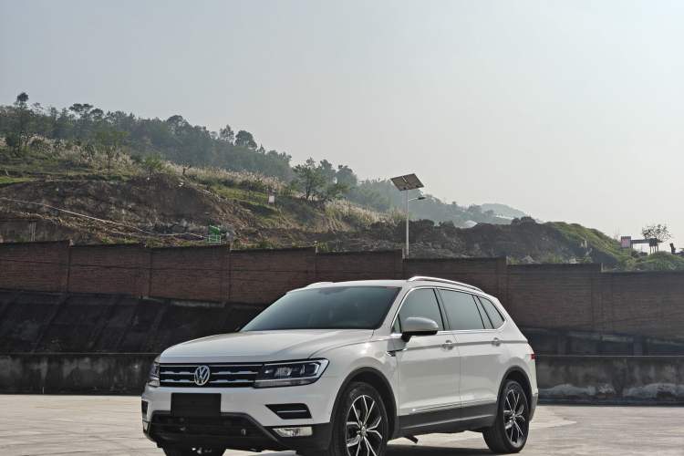 Used Volkswagen Tiguan L 2019 330TSI Automatic Two-Wheel Drive Smart Luxury Version China V Emission Standard