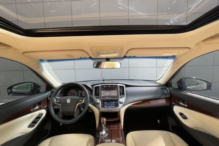 Used Toyota Crown 2015 2.0T Fashion Edition
