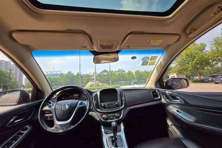 Used Baojun 560 2016 1.8L iAMT Luxury Model
