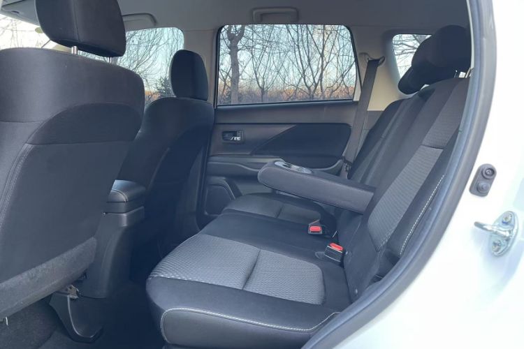 Used Mitsubishi Outlander 2021 Revised Version 2.0L Two-Wheel Drive Comfort Edition 5 Seats
