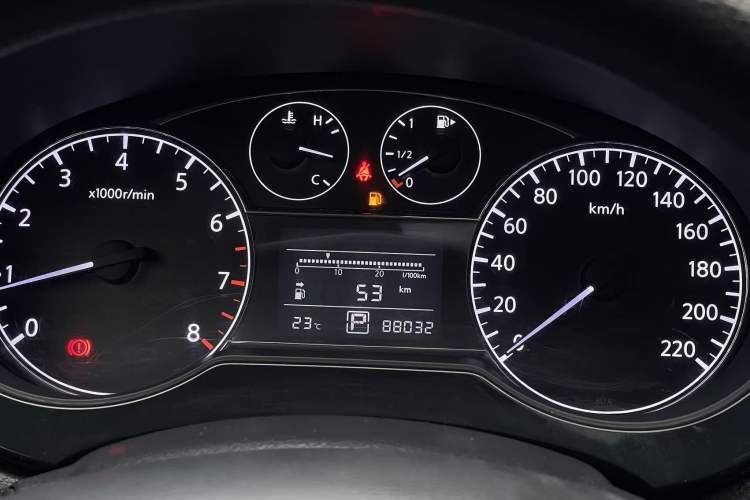 Used Nissan Tiida 2014 1.6L CVT Smart Model