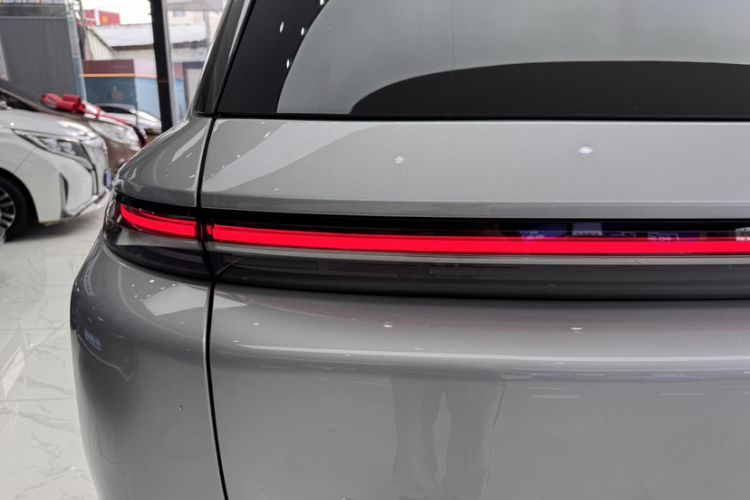 Used Li Auto L8 2023 Pro Model
