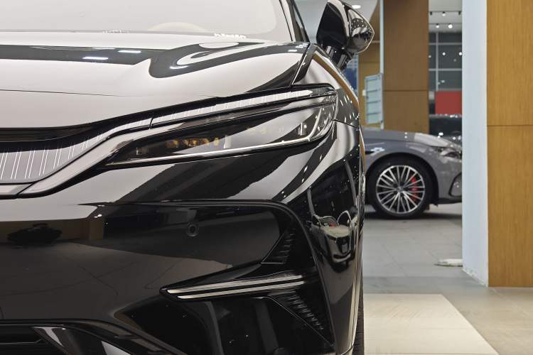 Used BYD Song L EV 2025 Intelligent Driving Version 662 km LiDAR Excellence Edition
