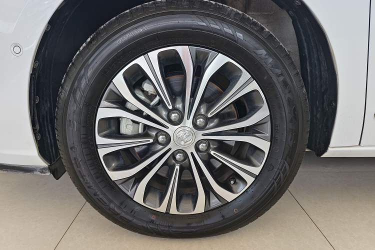 Used Buick GL8 2021 Land Cruiser Executive 652T Premium Model
