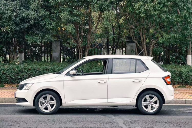 Used Skoda Fabia 2017 1.4L Automatic Car Enjoy Edition
