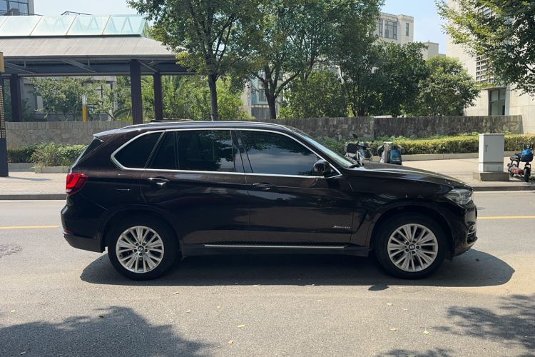 Used BMW X5 2017 xDrive28i

