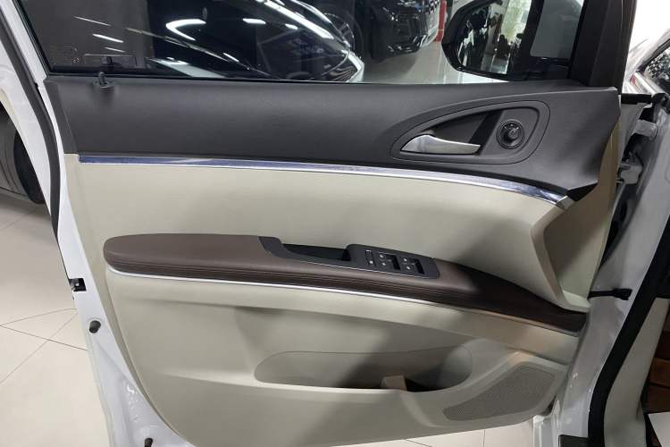 Used Buick GL8 2022 Land Business Class 652T Luxury Model