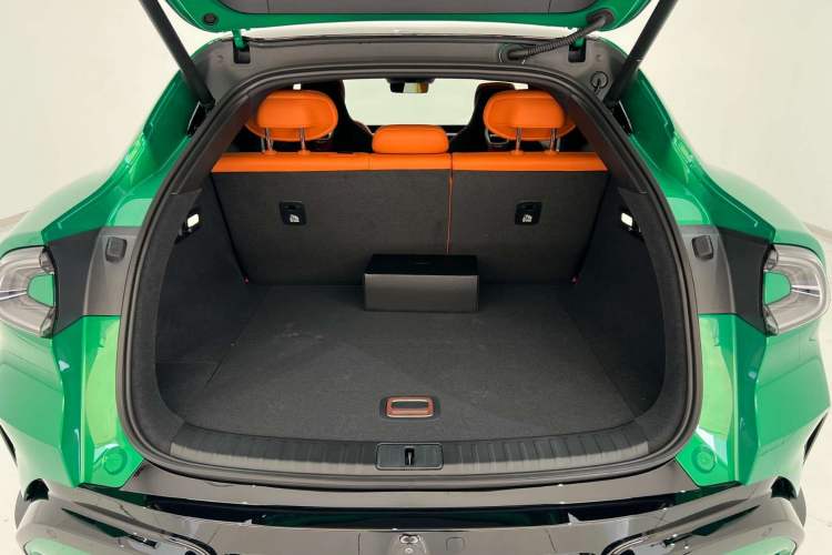 Used  YU7 2025 Ultra-Long Range All-Wheel Drive Pro Version
