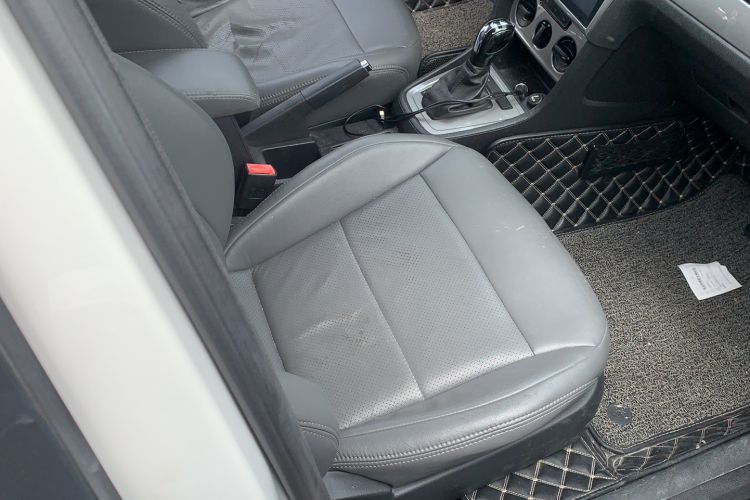 Used Volkswagen Lavida 2013 Revised Classic 1.6L Automatic Fashion Edition
