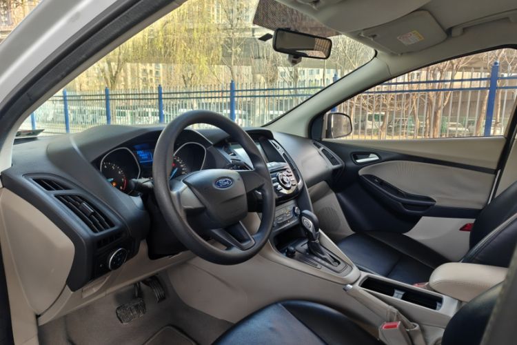 Used Ford Focus 2015 Sedan 1.6L Automatic Comfort Model
