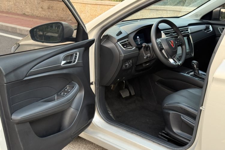 Used Roewe i5 2020 1.5L Automatic 4G Connect Luxury Flagship Edition
