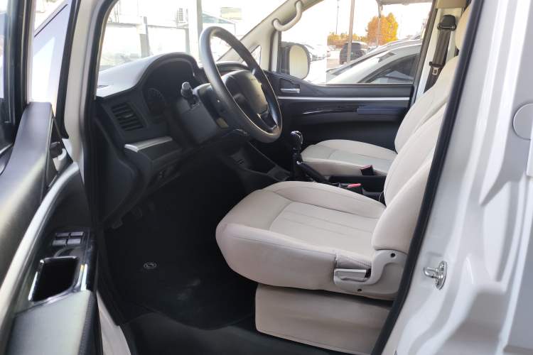 Used FORTHING Lingzhi 2022 M5L 2.0L Utility Model 7 Seats