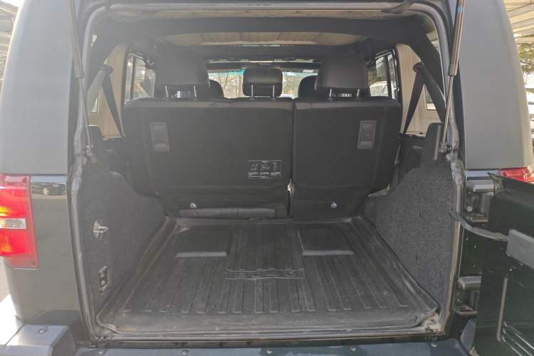 Used BAIC Off-Road BJ40 2016 40L 2.0T Manual All-Wheel Drive Prestige Edition
