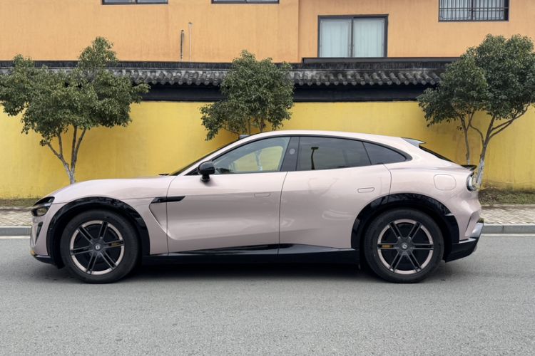 Used Xiaomi Auto YU7 2025 Ultra-Long Range All-Wheel Drive Pro Version
