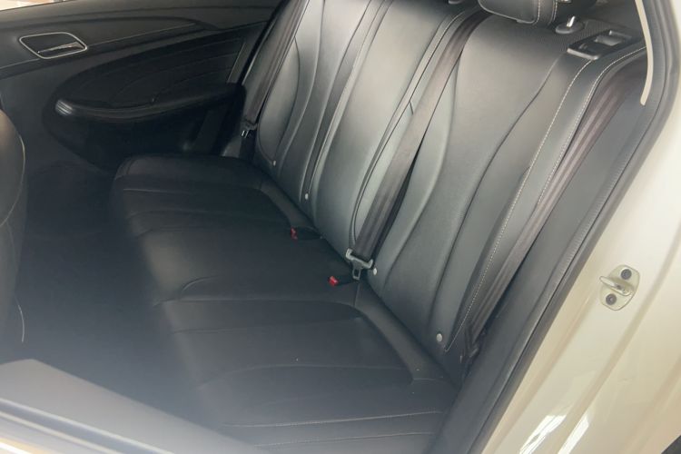 Used Roewe i5 2020 1.5L Automatic 4G Connect Luxury Flagship Edition
