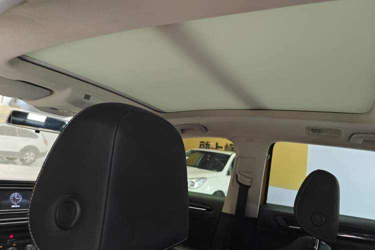 Used Volkswagen T-ROC 2018 280TSI DSG Two-Wheel-Drive Comfort Version China V Standard
