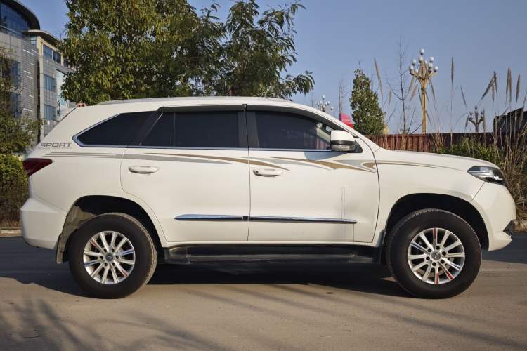 Used Foton Landfort 2015 1.9T Diesel Two-Wheel Drive Standard Edition 7 Seats
