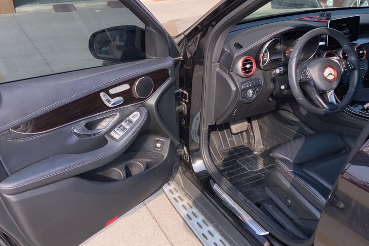 Used Mercedes-Benz GLC 2017 GLC 260 4MATIC Luxury Model
