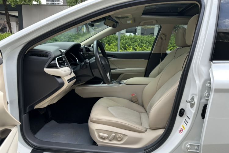 Used Toyota Camry 2018 Dual-Engine 2.5 HG Luxury Edition
