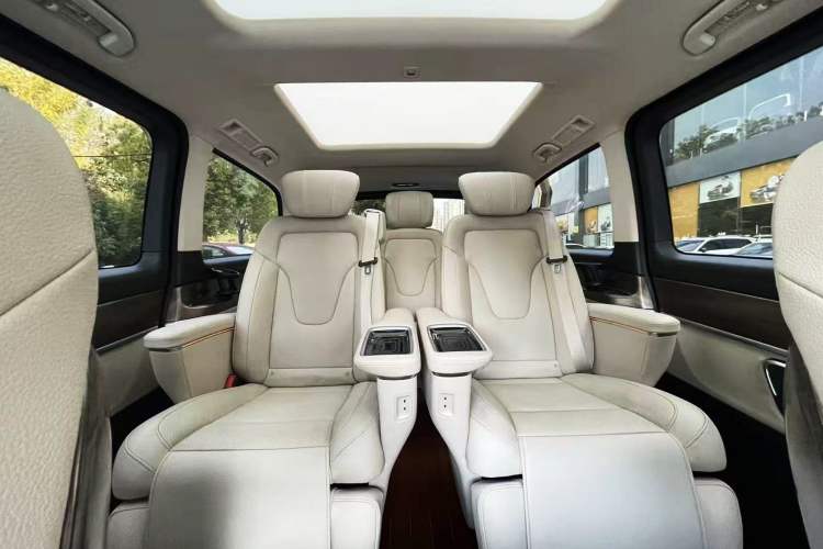 Used Mercedes-Benz V-Class 2021 V 260 Prestige Edition