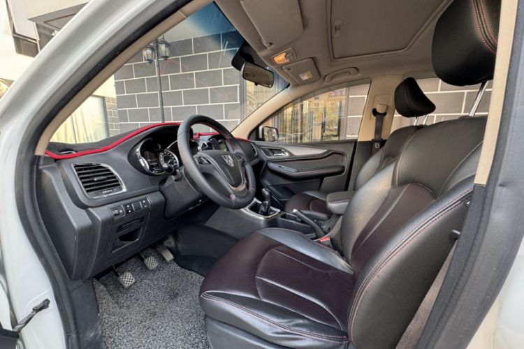 Used Baojun 560 2015 1.8L Manual Luxury Model
