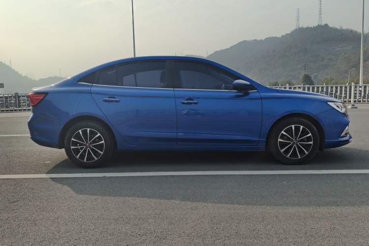 Used Roewe i5 2020 1.5L Automatic 4G Connect Luxury Flagship Edition
