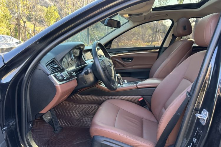 Used BMW 5 Series 2014 525Li Leading Model
