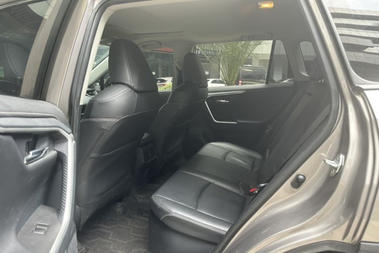 Used Toyota RAV4 2020 Dual-Engine 2.5L E-CVT 4x4 Elite PLUS Edition
