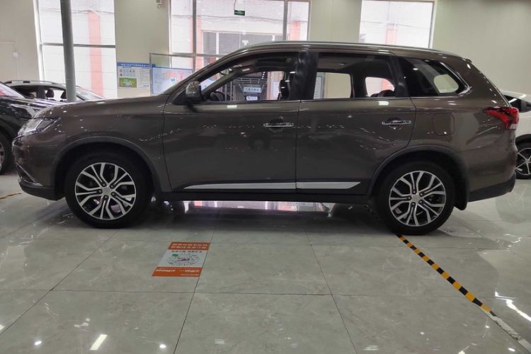 Used Mitsubishi Outlander 2016 2.4L 4x4 Elite Edition 5 Seats
