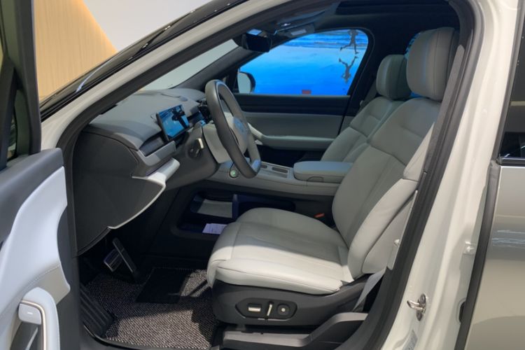 Used Nio ES8 2023 75 kWh Executive Edition