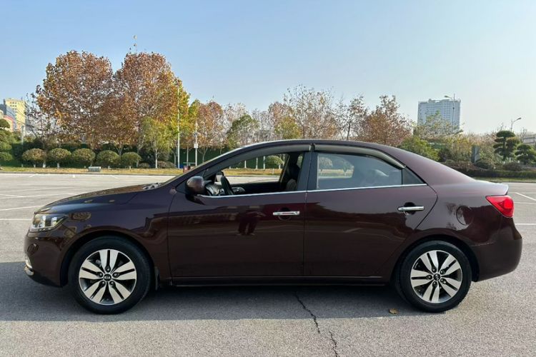 Used Kia Forte 2014 1.6L AT Premium Model