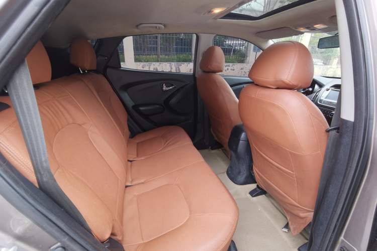 Used Hyundai ix35 2012 2.0L Automatic Two-Wheel Drive New Edition GL
