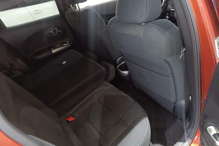 Used Infiniti ESQ 2014 1.6L Spontaneous Edition
