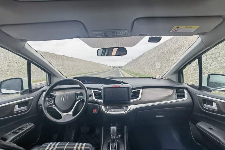 Used Honda Jade 2017 1.8L automatic Comfort version 5 seats
