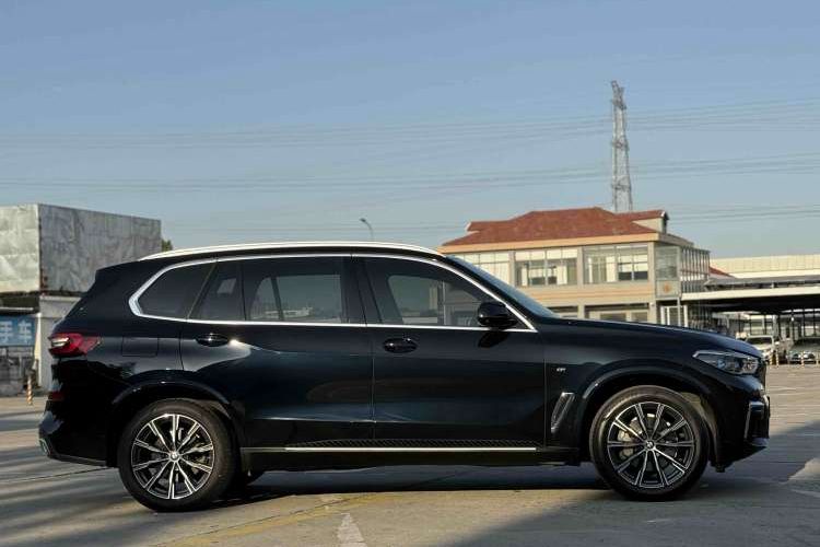 Used BMW X5 2022 Restyled xDrive 30Li Luxury Version M Sport Package