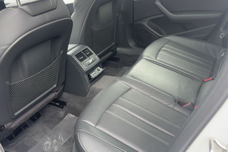 Used Audi A4L 2022 40 TFSI Luxury Dynamic Model
