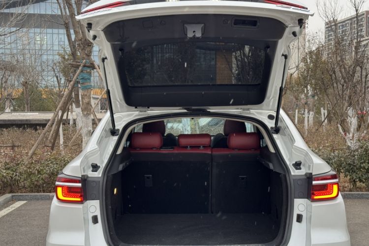 Used Changan CS85 COUPE 2023 1.5T DCT Luxury Version
